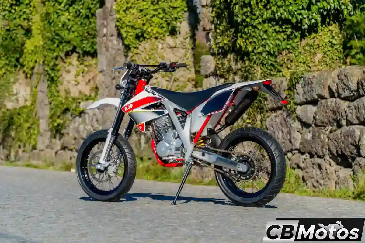 AJP PR3 125 Supermoto 2015