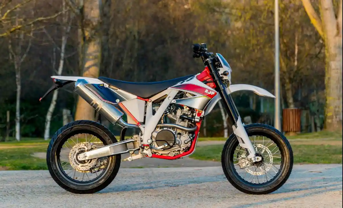 AJP PR5 Supermoto 250 2019