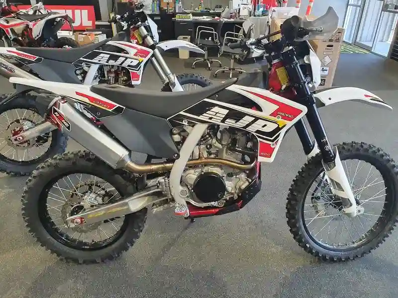 AJP SPR 250 2021