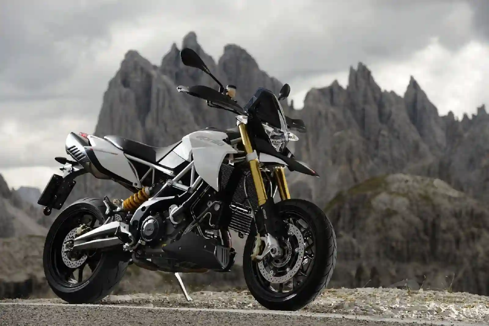 Aprilia Dorsoduro 1200 ABS 2012