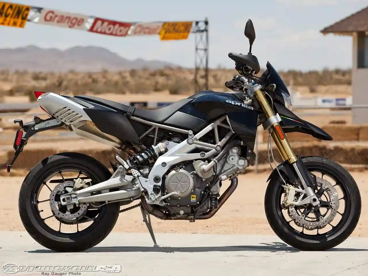 Aprilia Dorsoduro 750 Factory ABS 2012