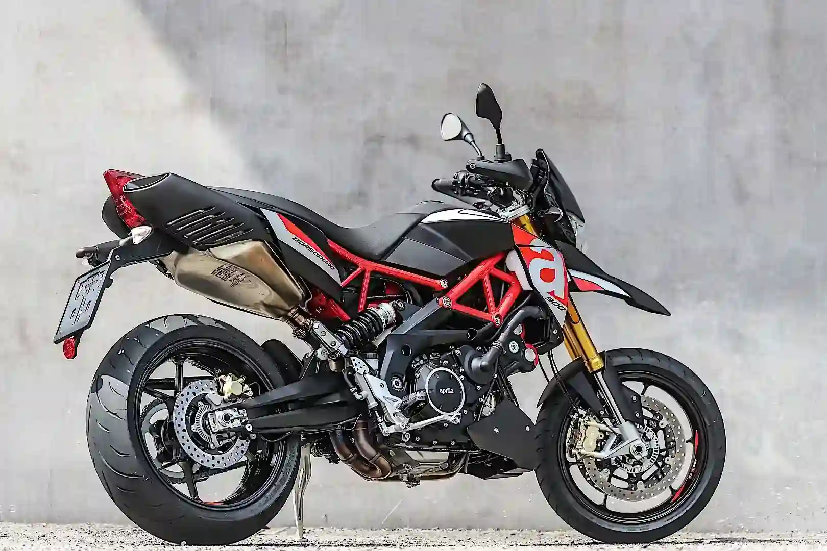 Aprilia Dorsoduro 900 2018