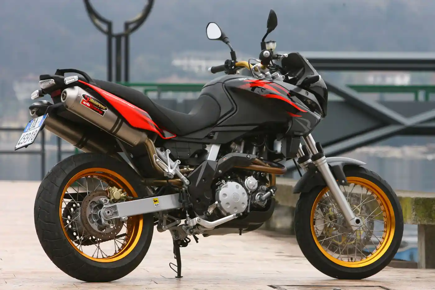 Aprilia Pegaso 650 Factory 2013
