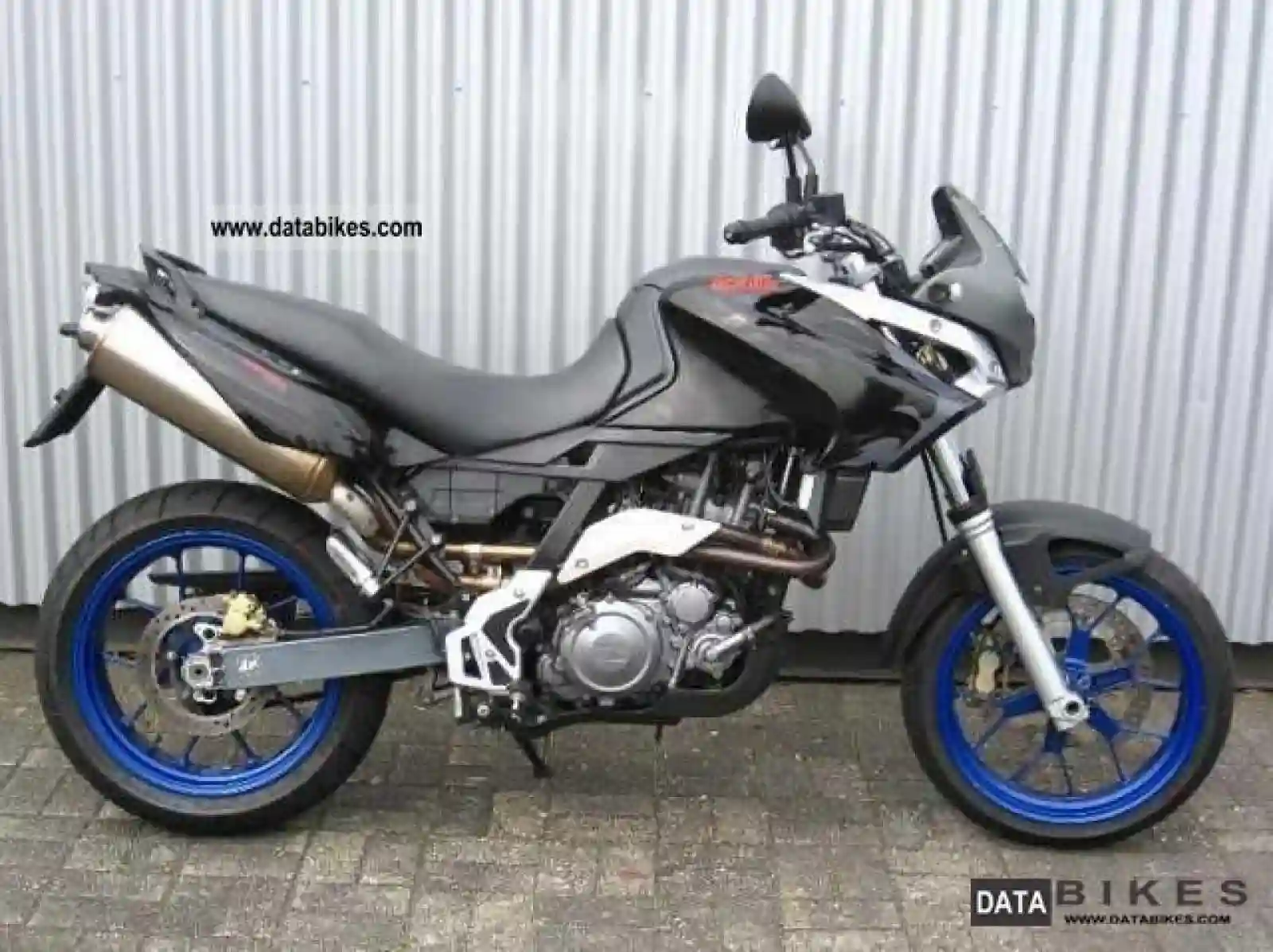 Aprilia Pegaso 650 Strada 2006