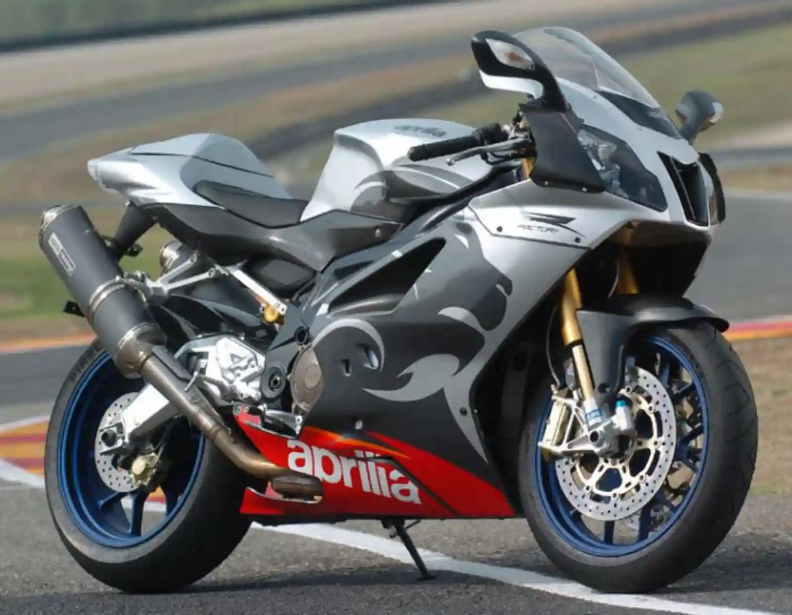 Aprilia RSV 1000 R 2005