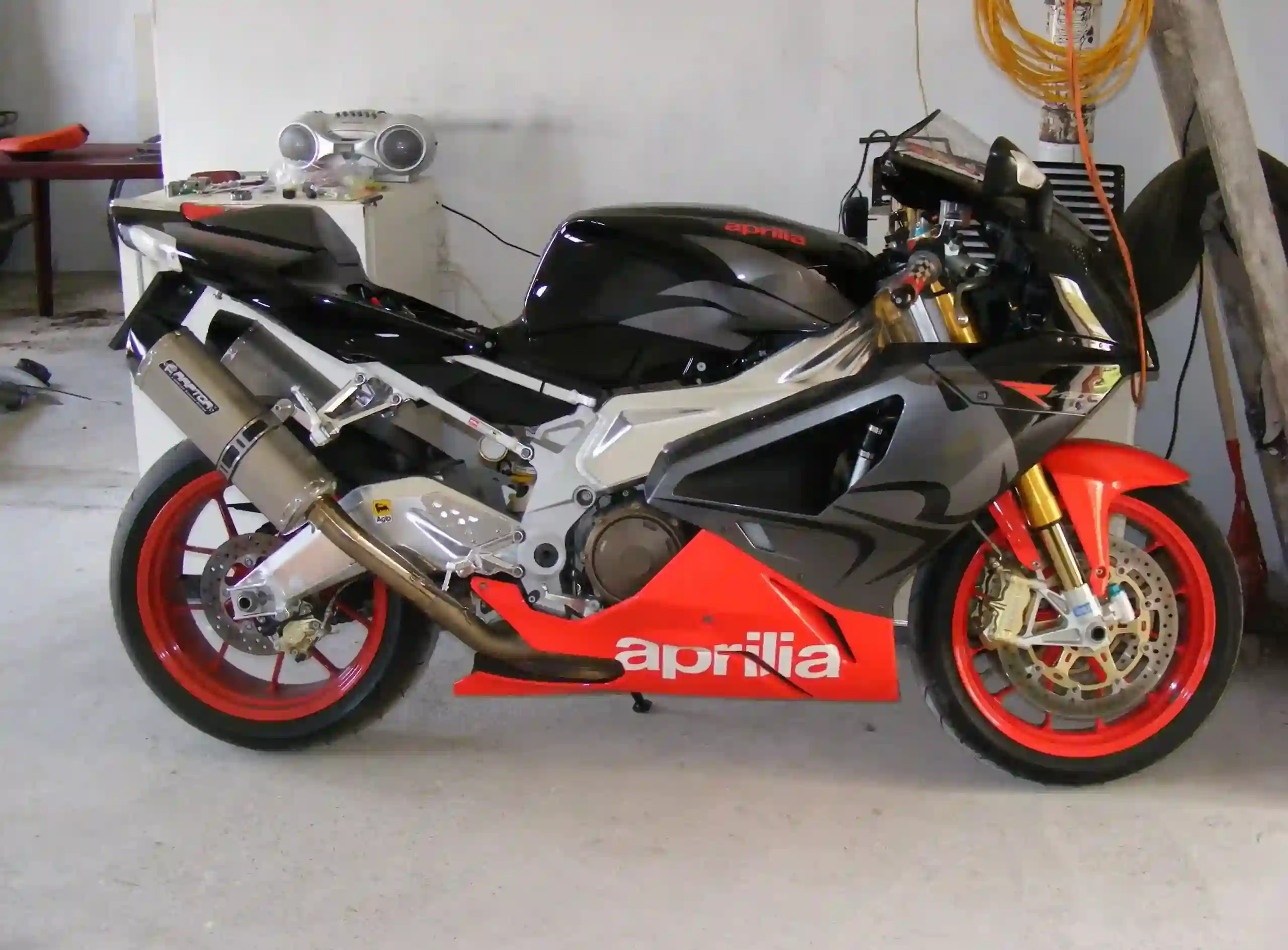 Aprilia RSV 1000R 2007