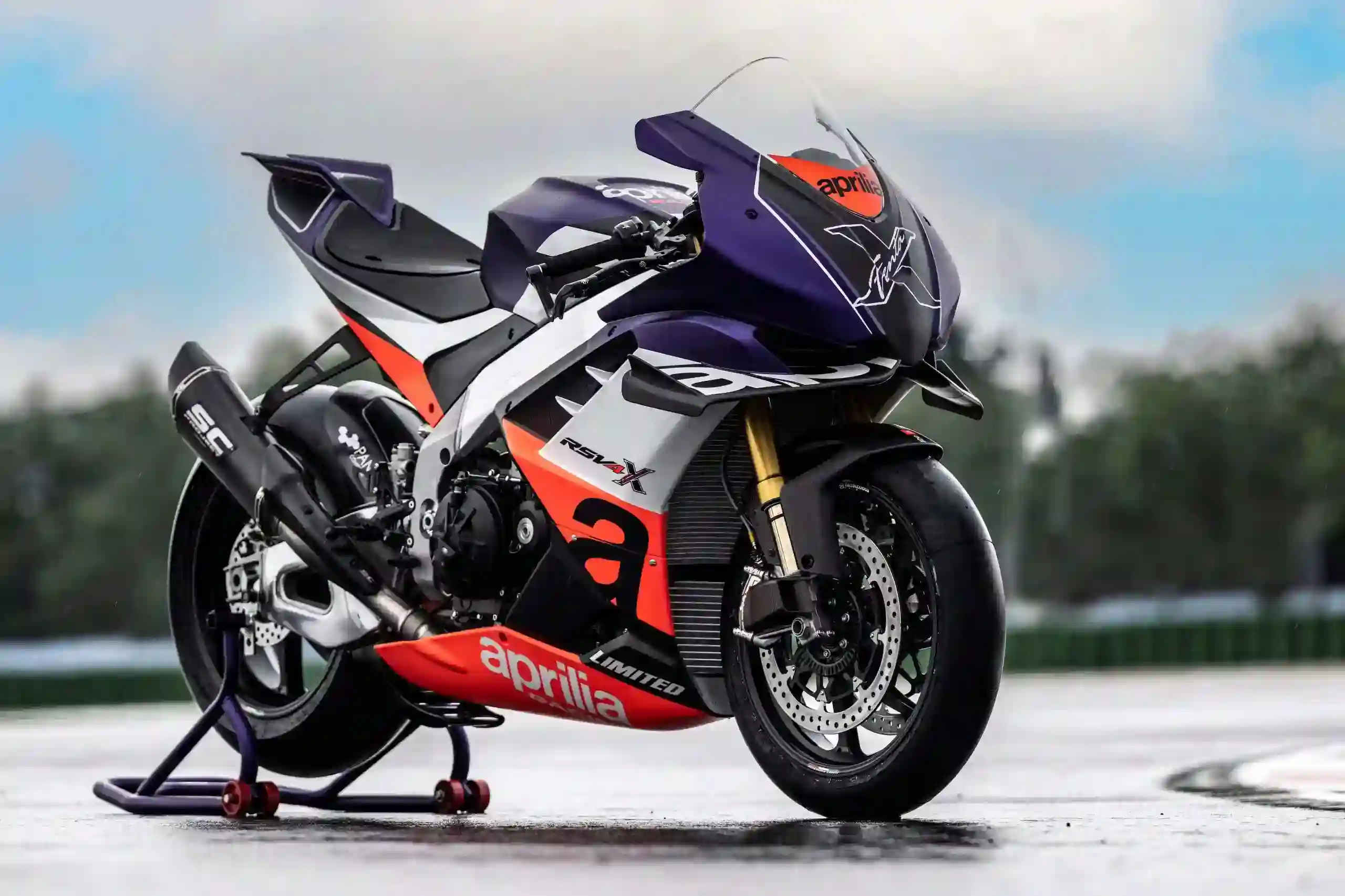 Aprilia RSV4 2022