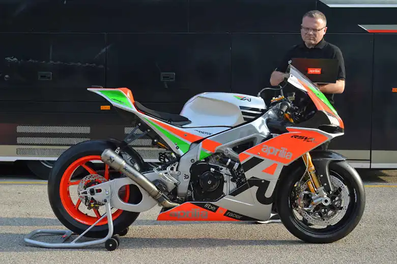 Aprilia RSV4 FW GP 2017