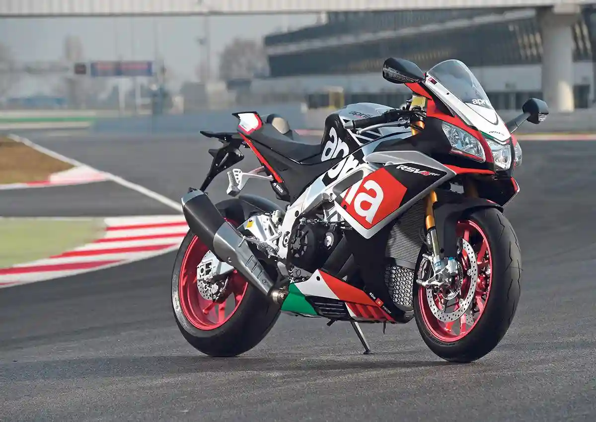 Aprilia RSV4 RF 2015
