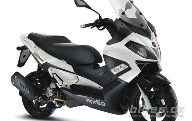Aprilia SR Max 300 2020