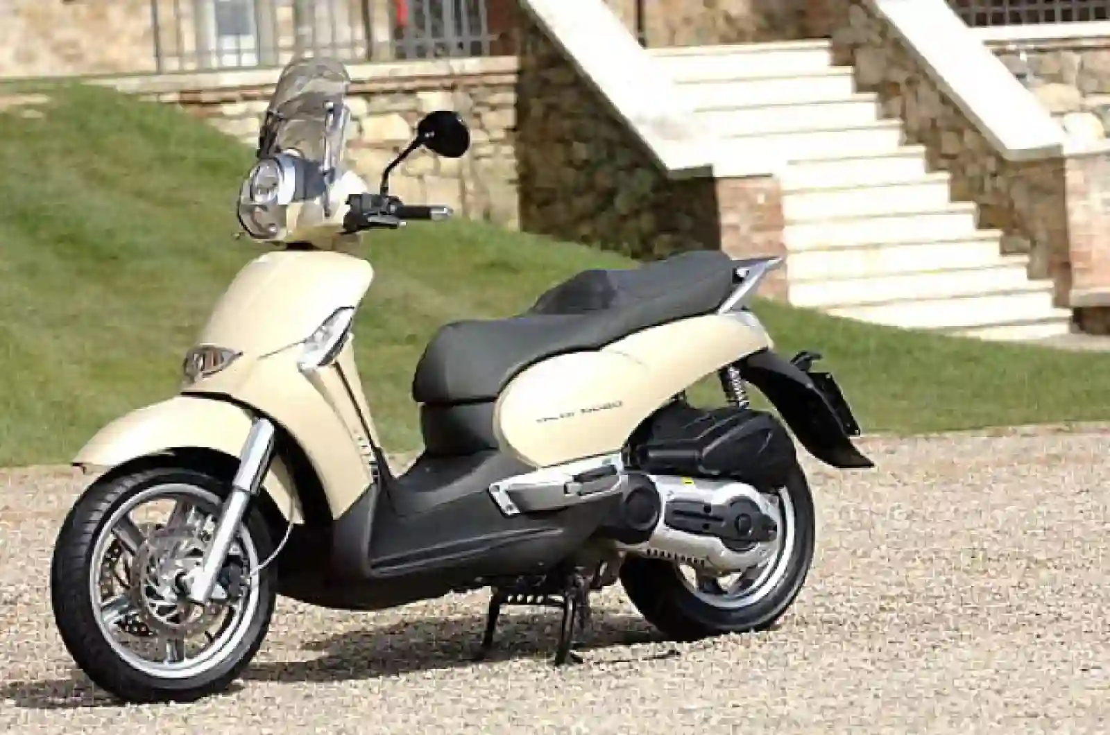 Aprilia Scarabeo 500 2012