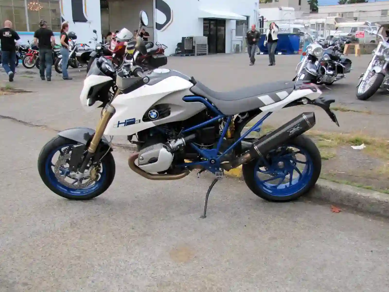 BMW HP2 Megamoto 2011