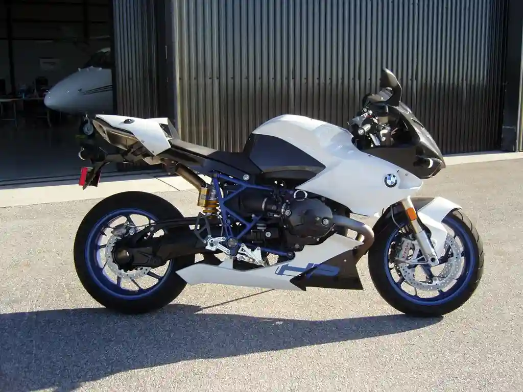 BMW HP2 Rennboxer 2008