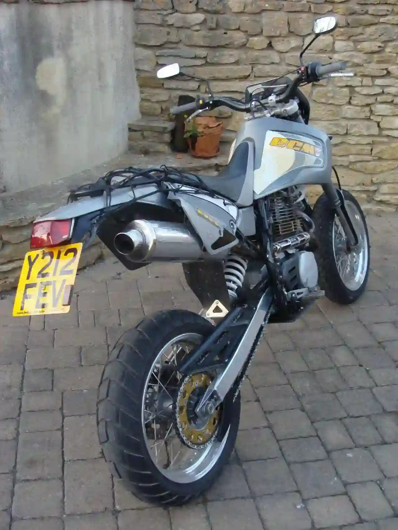 CCM 604 Supermoto 2001