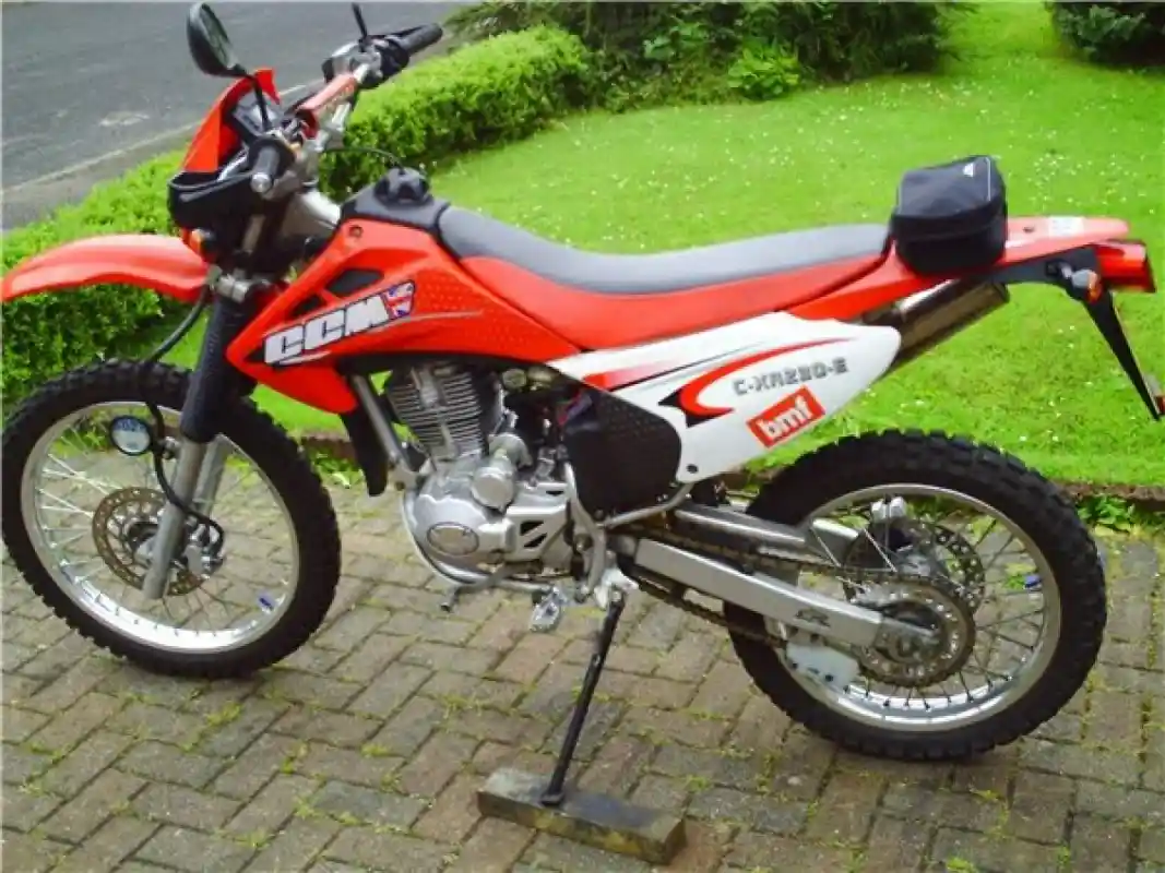 CCM RL 125 2010
