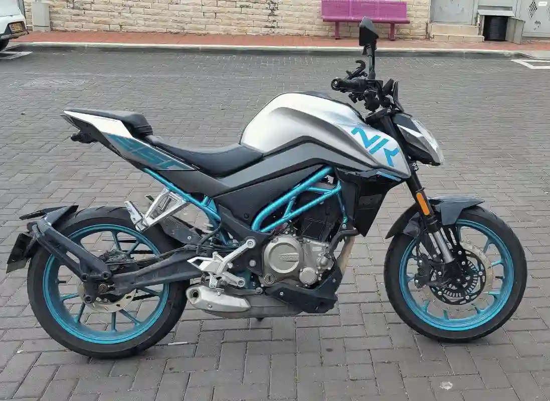 CF Moto 250NK 2022