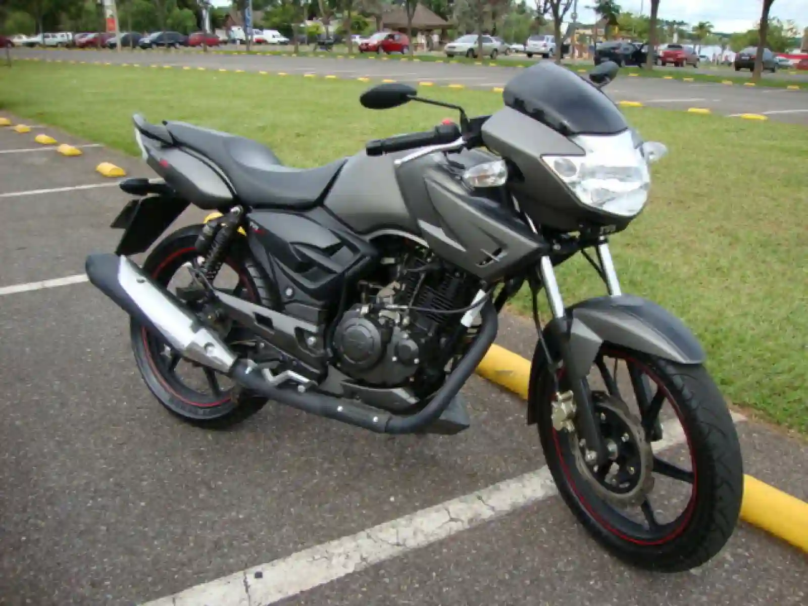 Dafra Apache150 2011