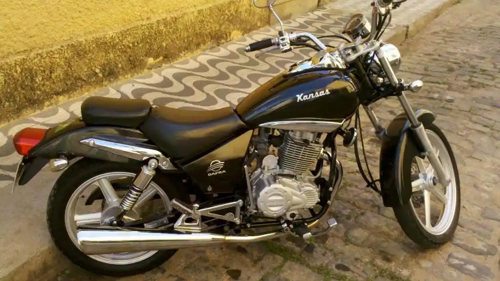 Dafra Kansas 150 2011