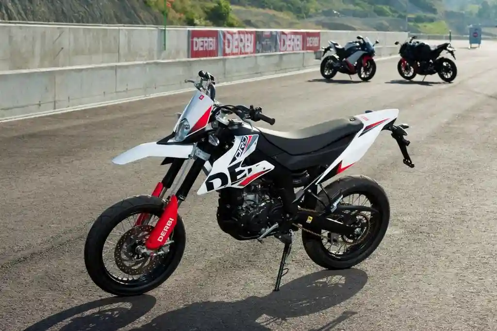 Derbi Senda DRD 125 4T 4V 2009 1