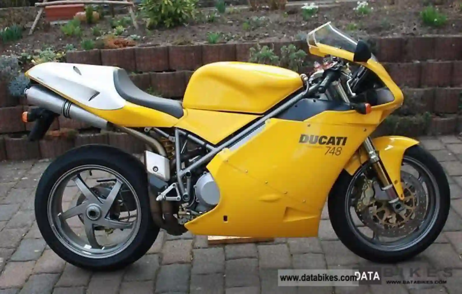 Ducati 748 S 2002