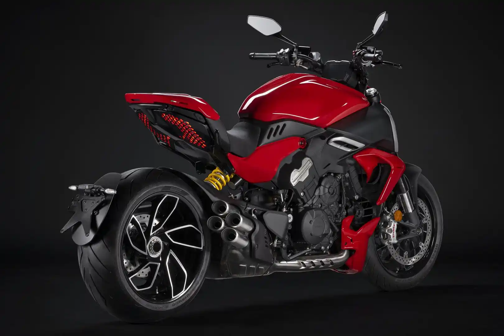 Ducati Diavel V4 2023