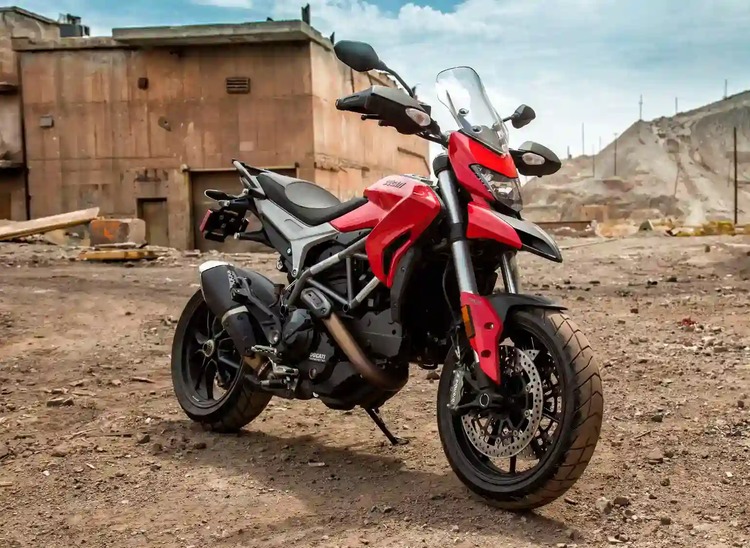 Ducati Hyperstrada 2014