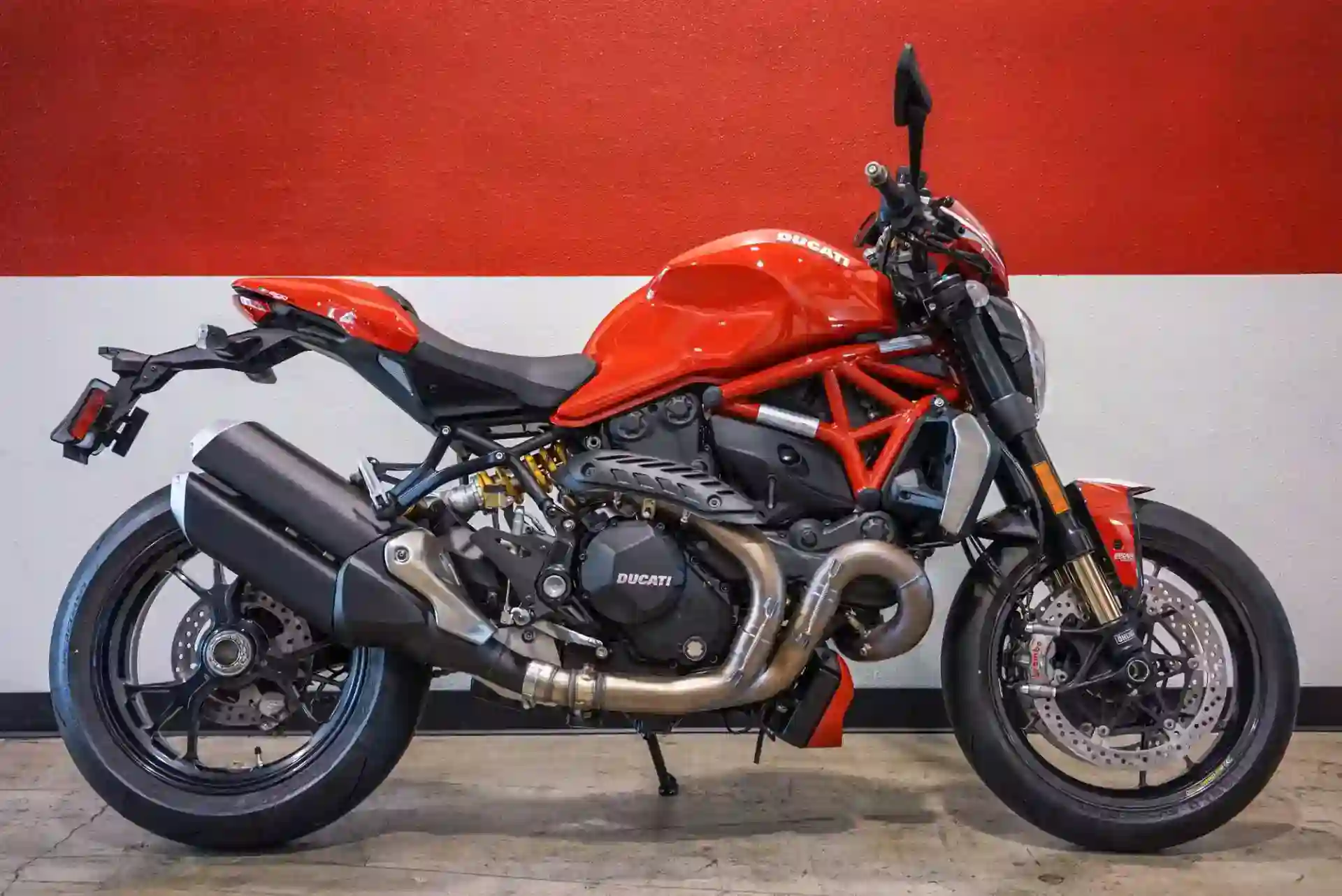 Home 1 Ducati Monster 1200 R 2018