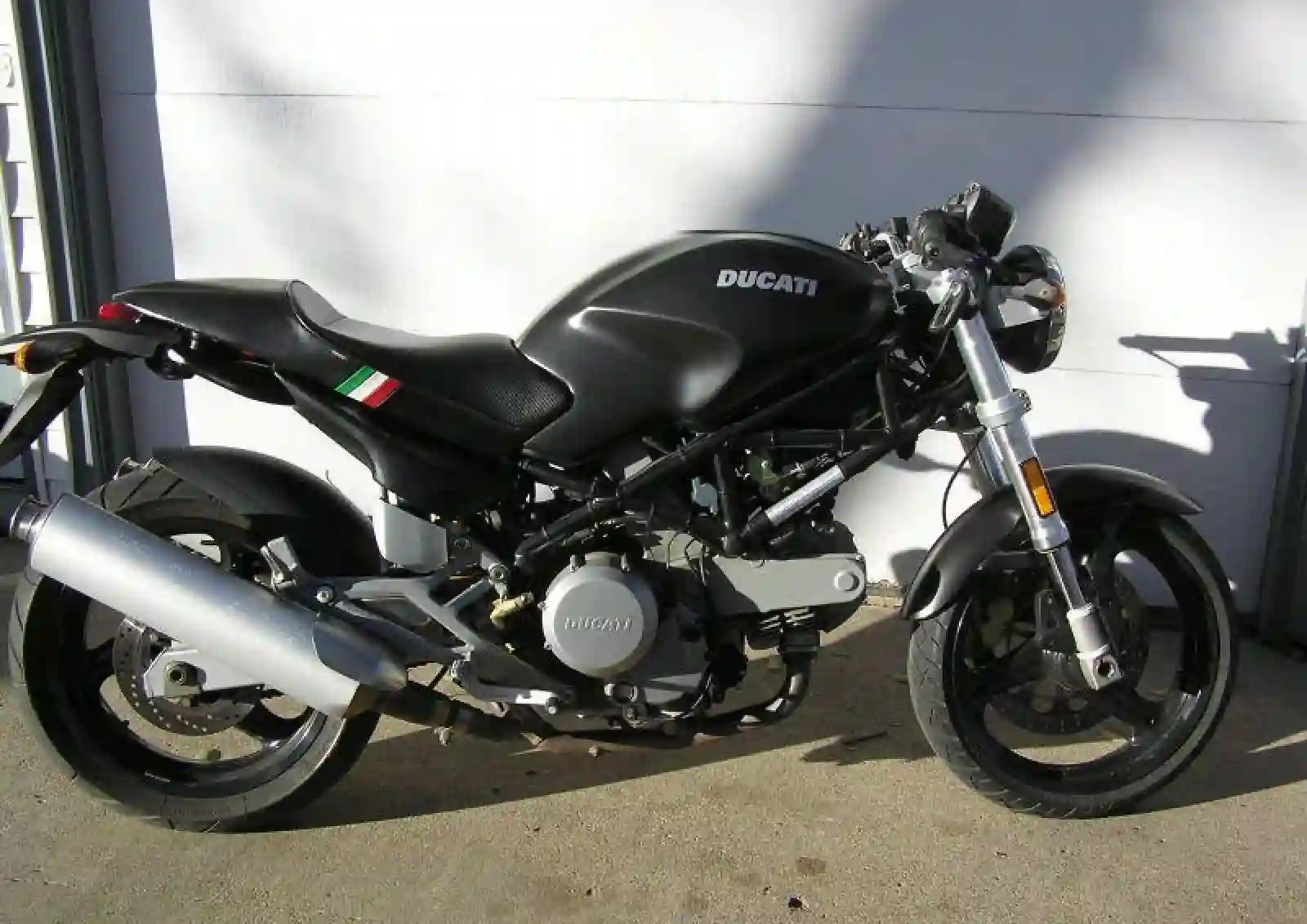 Ducati Monster 600 Dark 2002