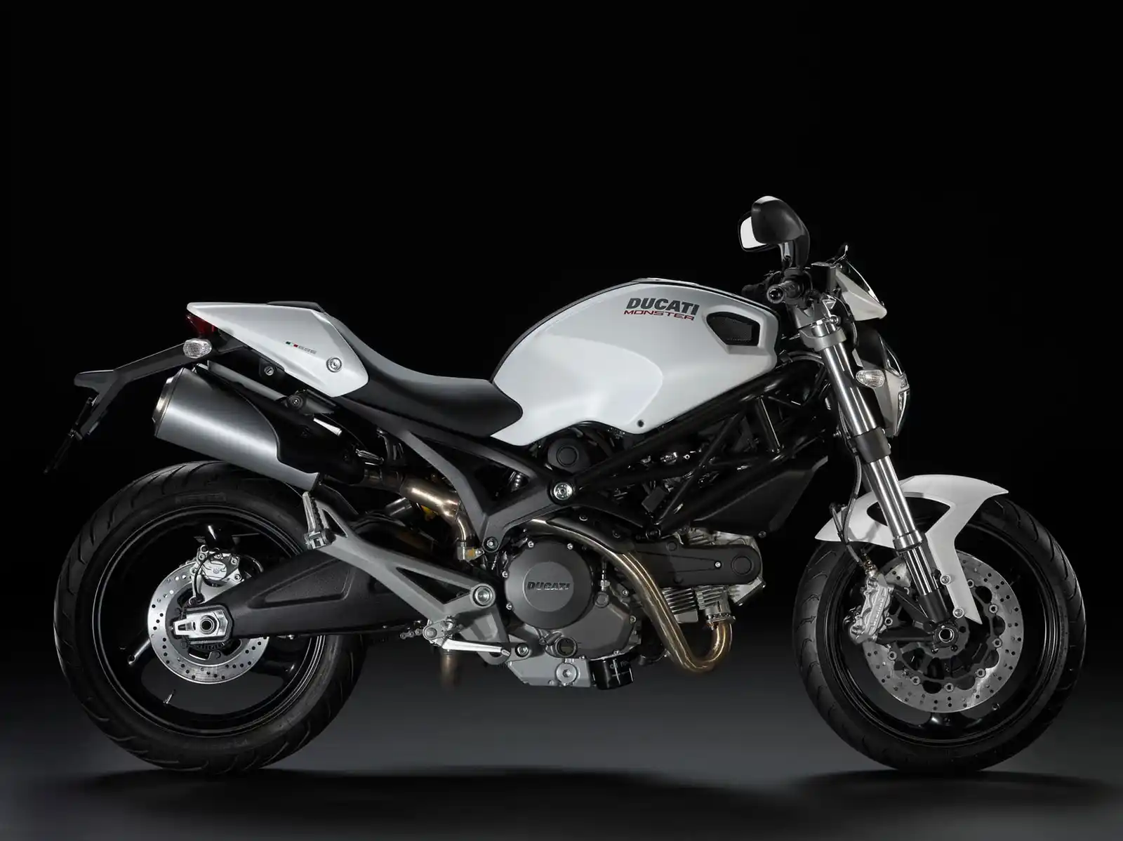 Ducati Monster 696 2011