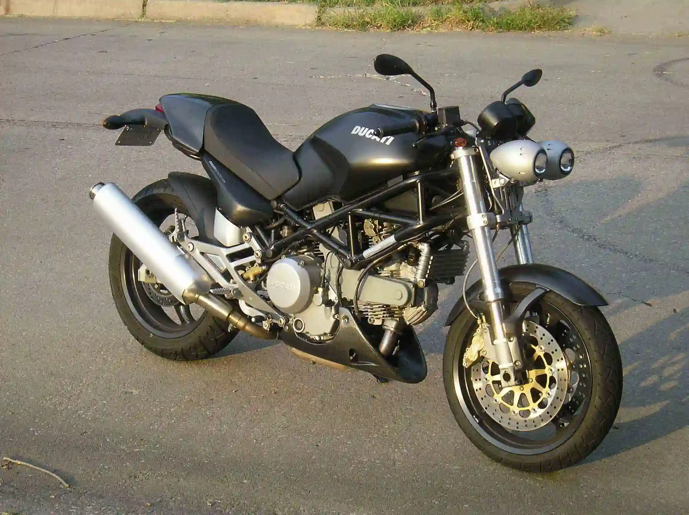 Ducati Monster 750 I.E. Dark 2002