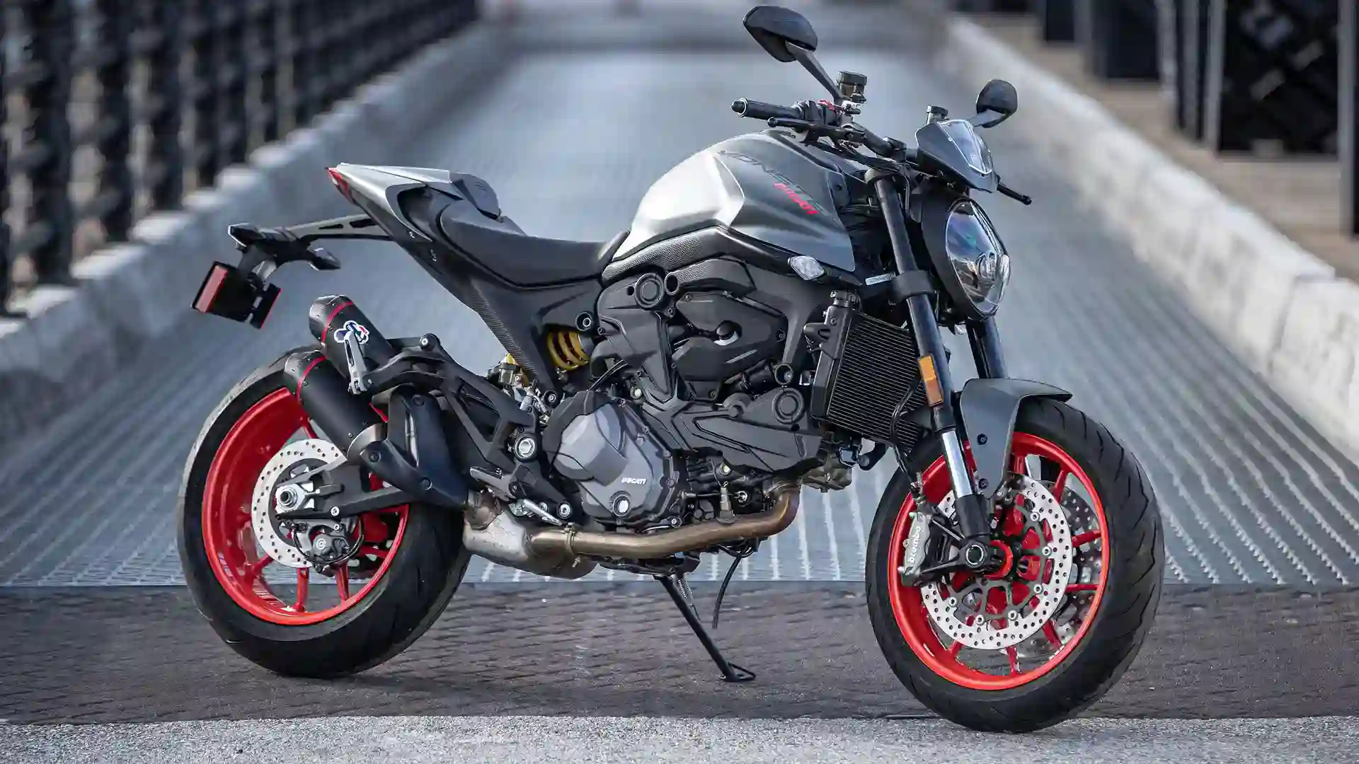 Ducati Monster Plus 2023