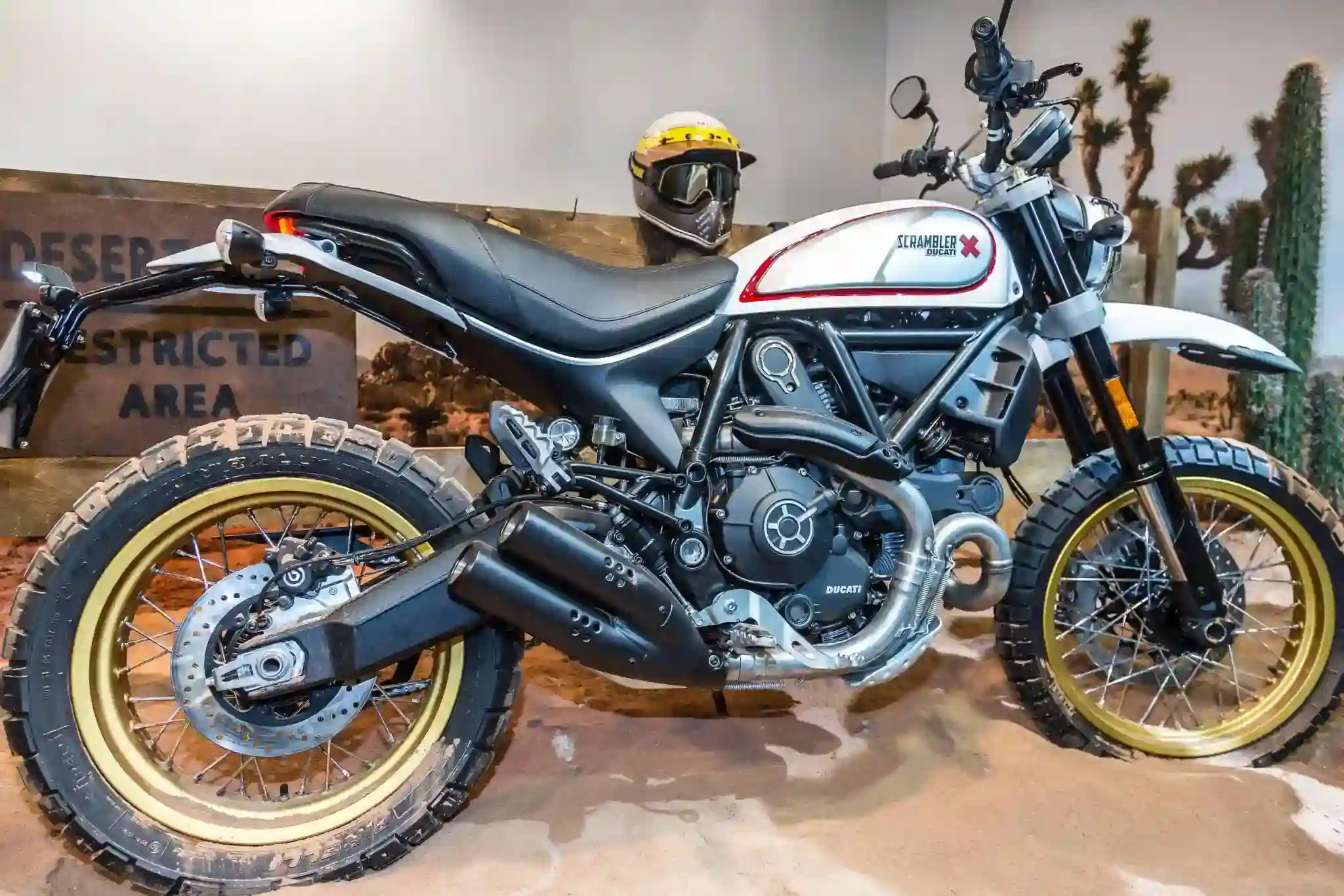Home 3 Ducati Scrambler Desert Sled 2017