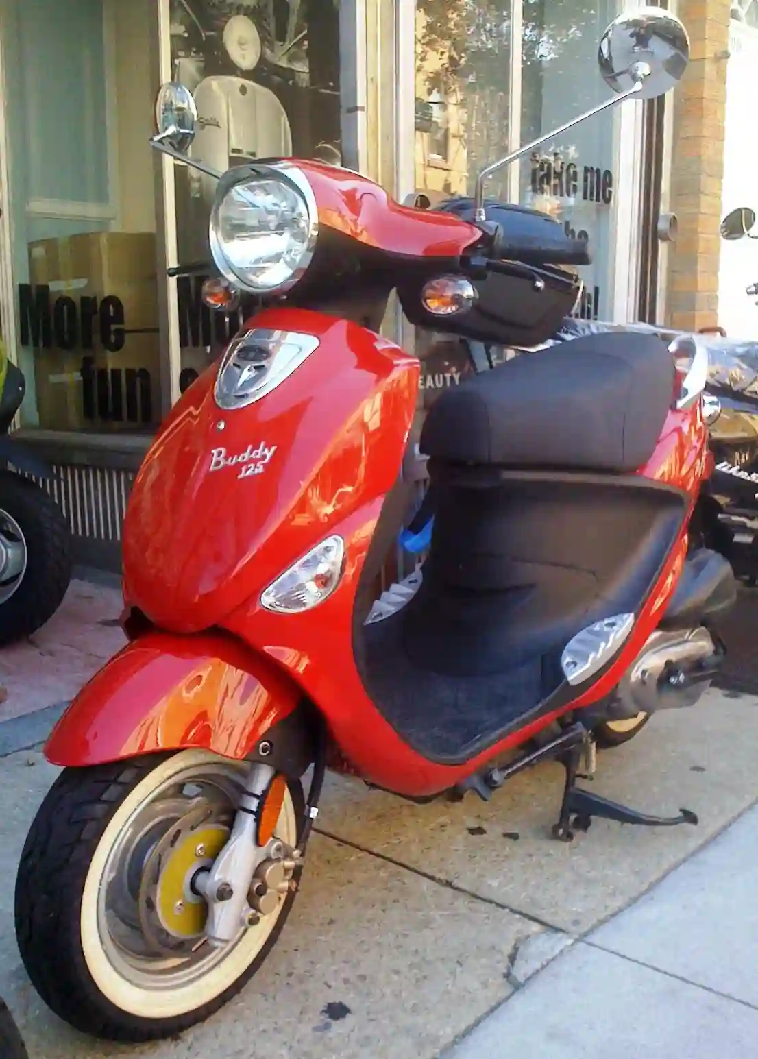 Genuine Scooter Buddy 125 2011