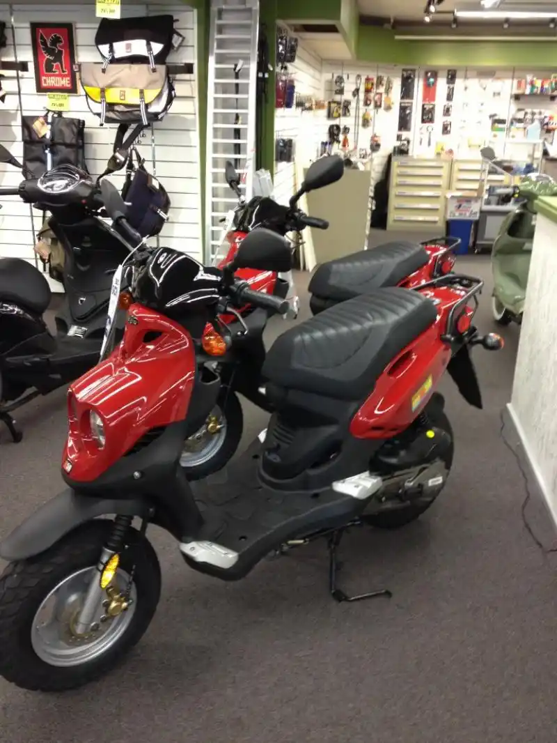 Genuine Scooter Roughhouse R50 2009 1