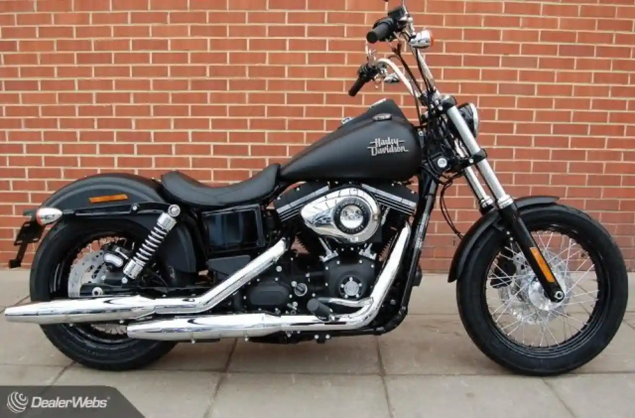 Harley Davidson Dyna Street Bob Dark Custom 2013