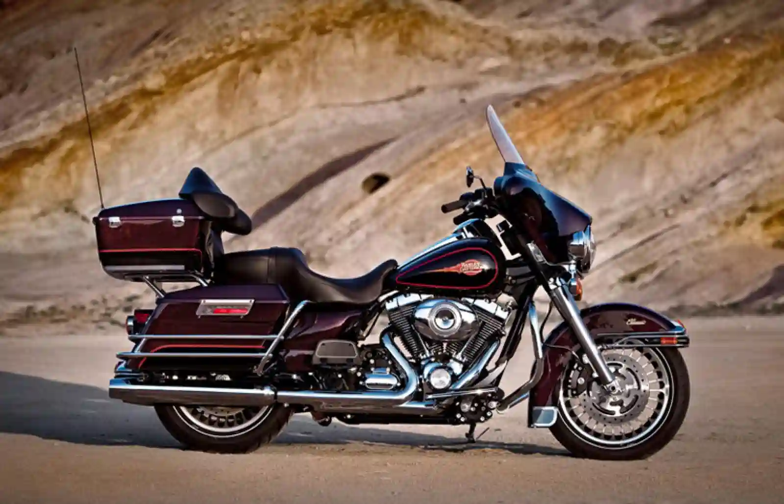 Harley Davidson FLHTC Electra Glide Classic 2011