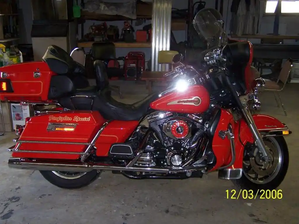 Harley Davidson FLHTCU Ultra Classic Electra Glide Firefighter 2008