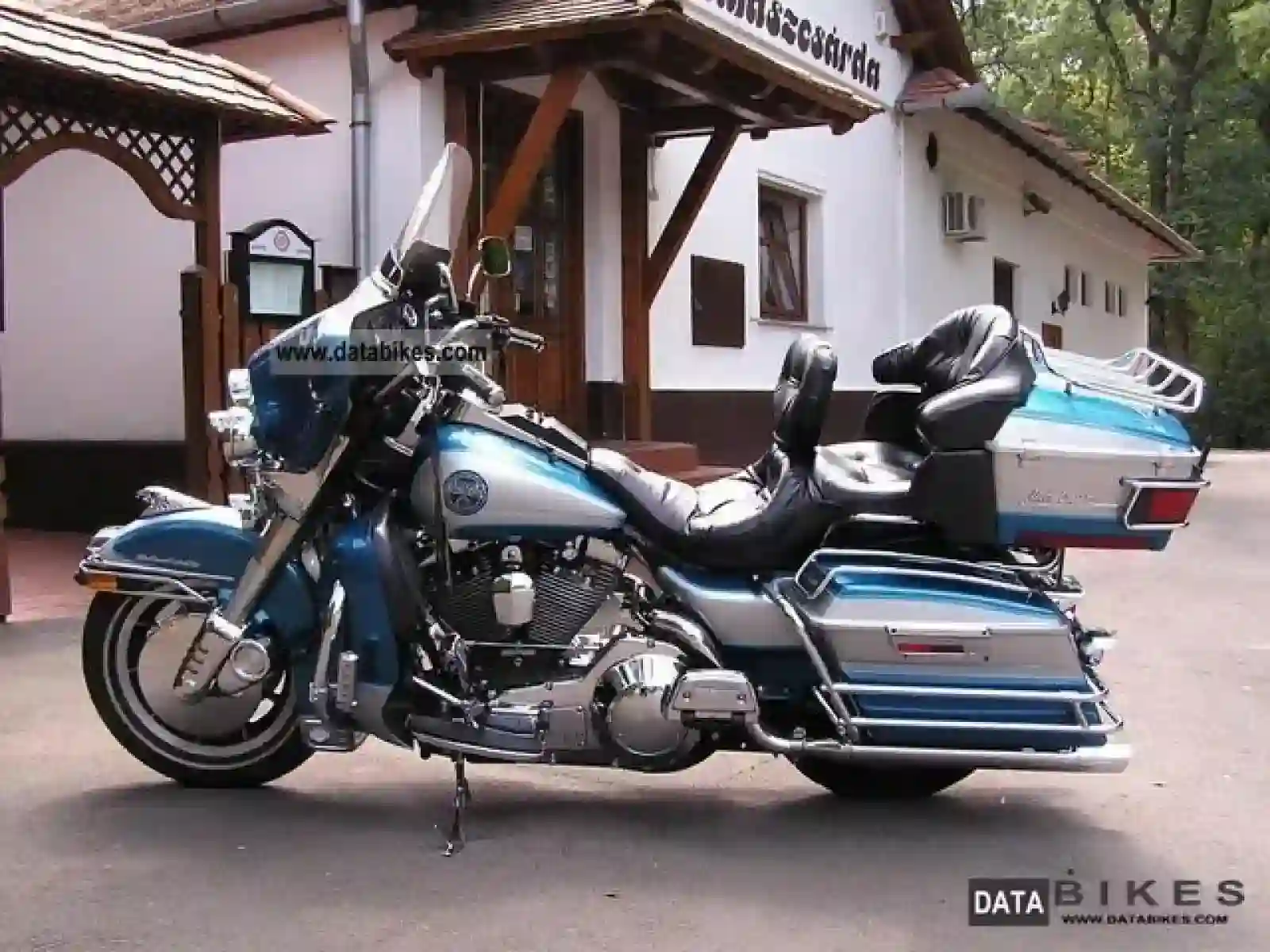Harley Davidson FLHTCUI Ultra Classic Electra Glide 2004
