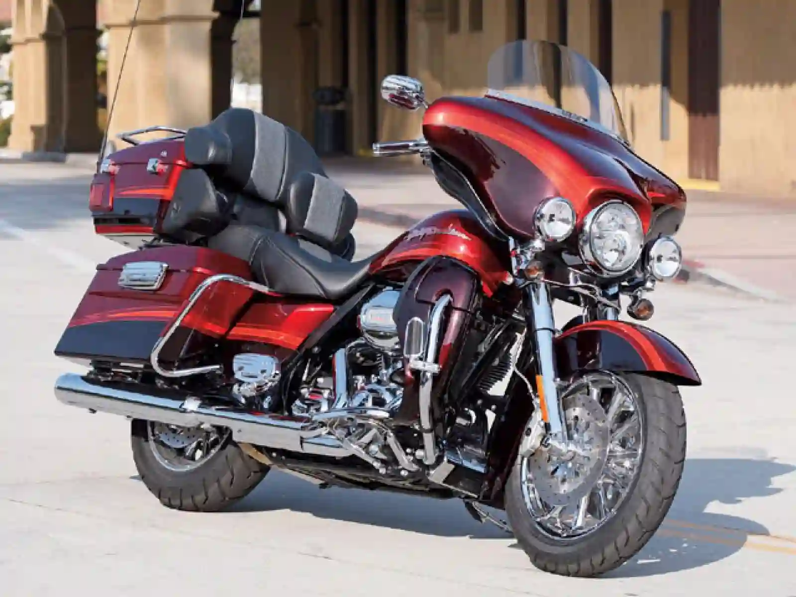 Harley Davidson FLHTCUSE4 CVO Ultra Classic Electra Glide 2009 1