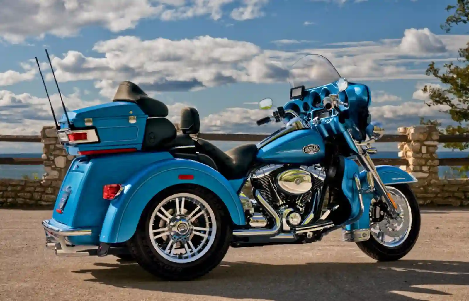 Harley Davidson FLHTCUTG Tri Glide Ultra Classic 2012