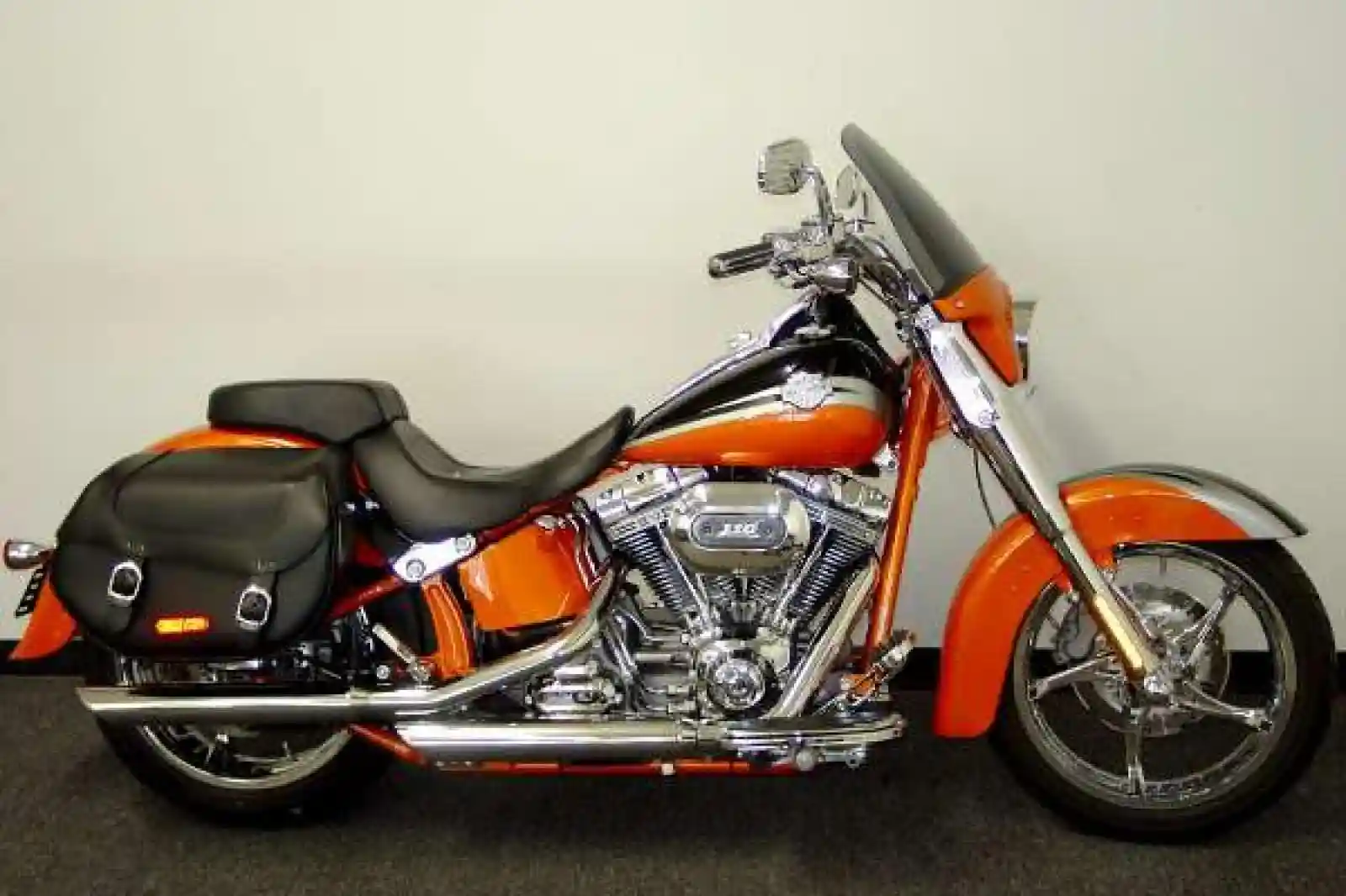 Harley Davidson FLSTSE CVO Softail Convertible 2010