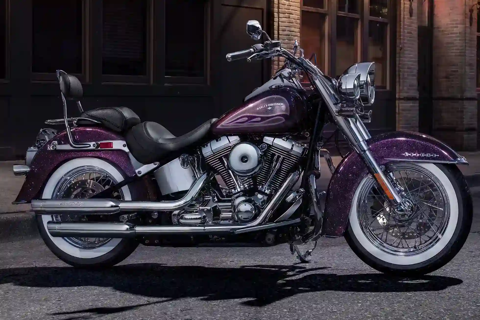 Home 3 Harley Davidson Softail Deluxe 2017