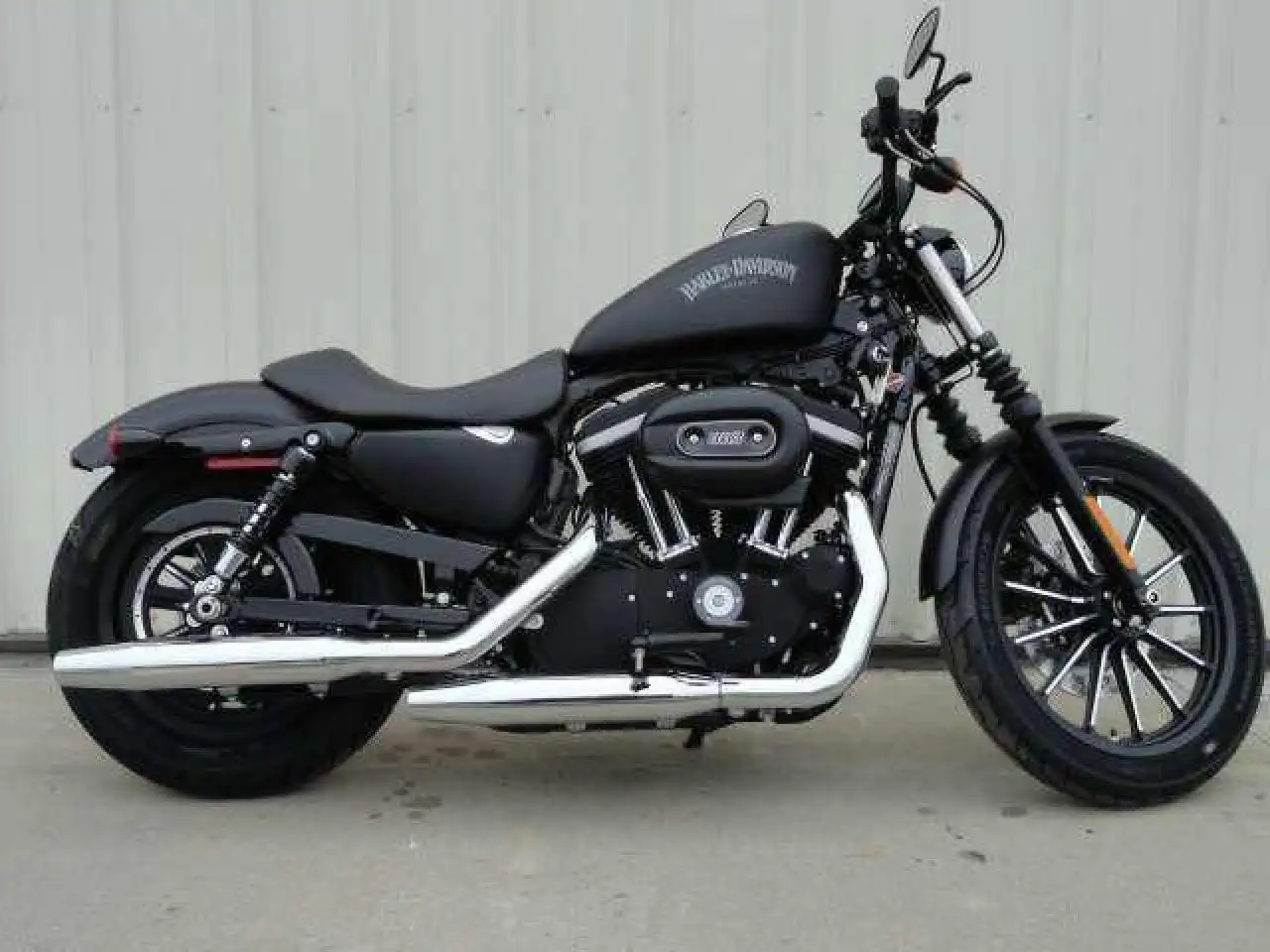 Harley Davidson Sportster Iron 883 2014