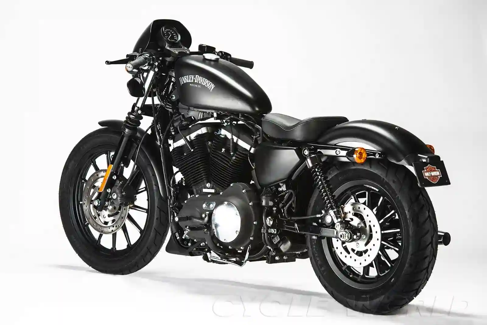 Harley Davidson Sportster Iron 883 Dark Custom 2014