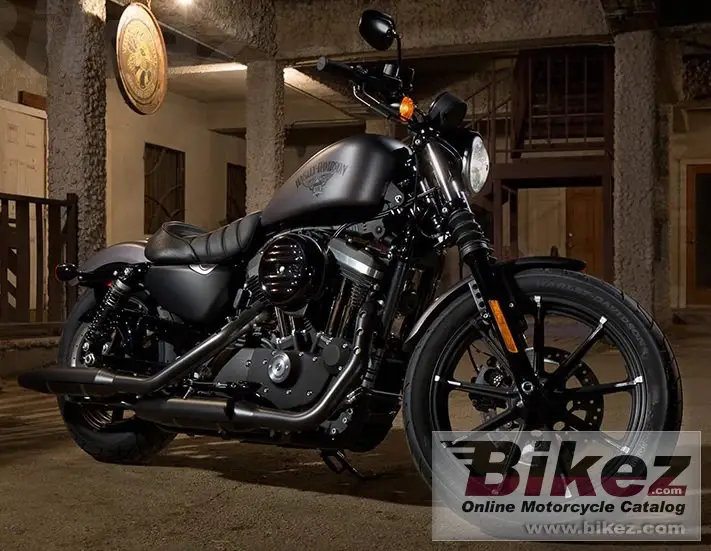 Harley Davidson Sportster Iron 883 Dark Custom 2018