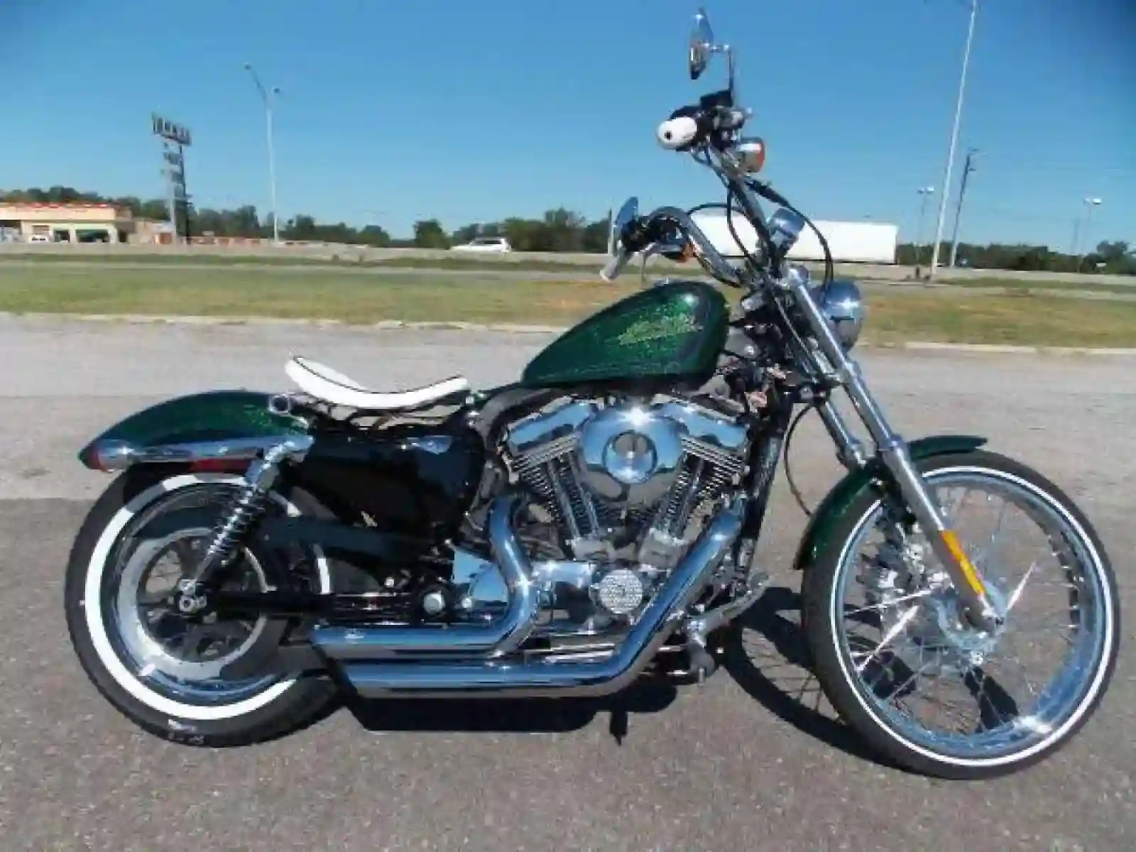 Harley Davidson Sportster Seventy Two Dark Custom 2013