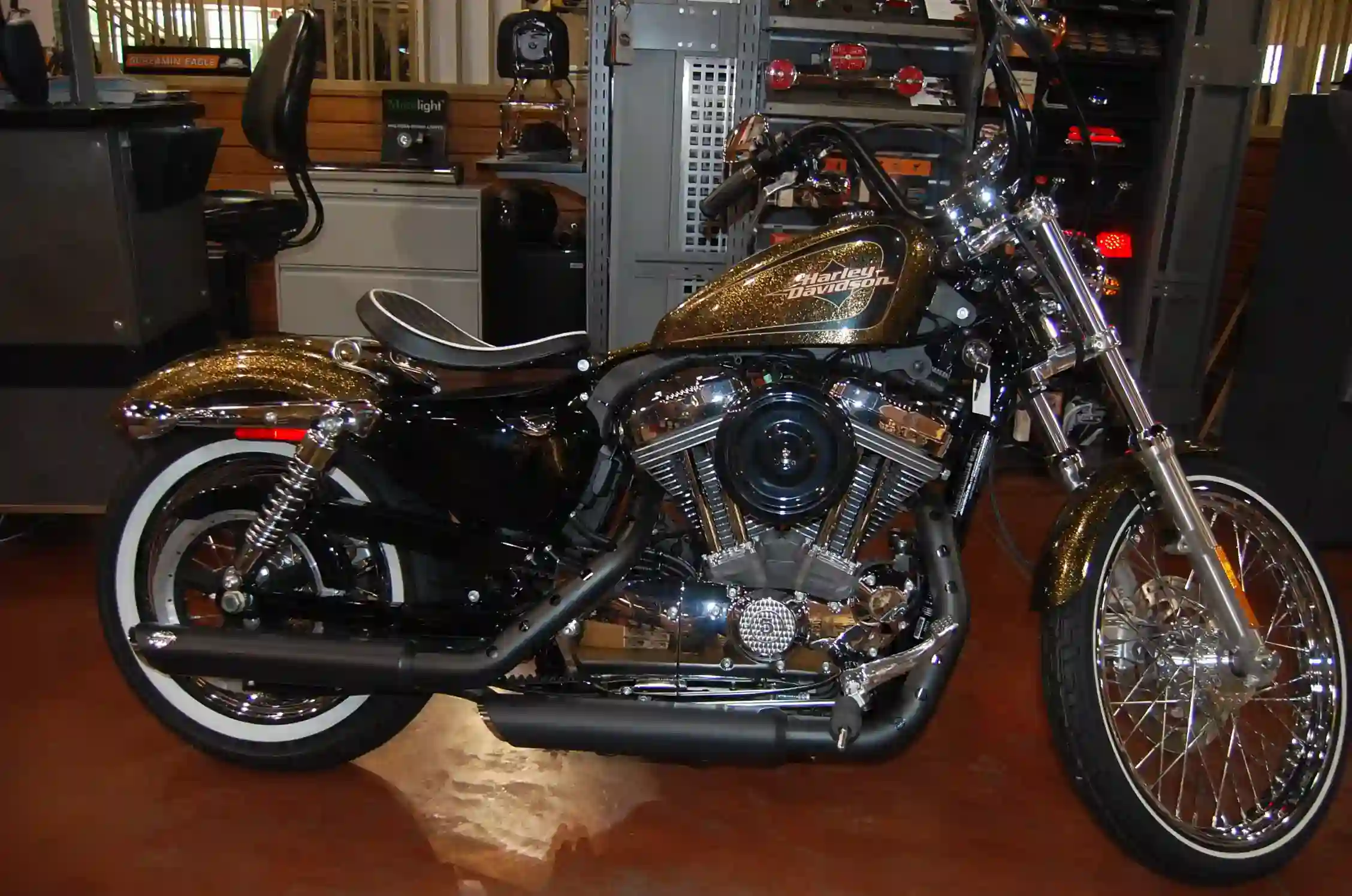 Harley Davidson Sportster Seventy Two Dark Custom 2014