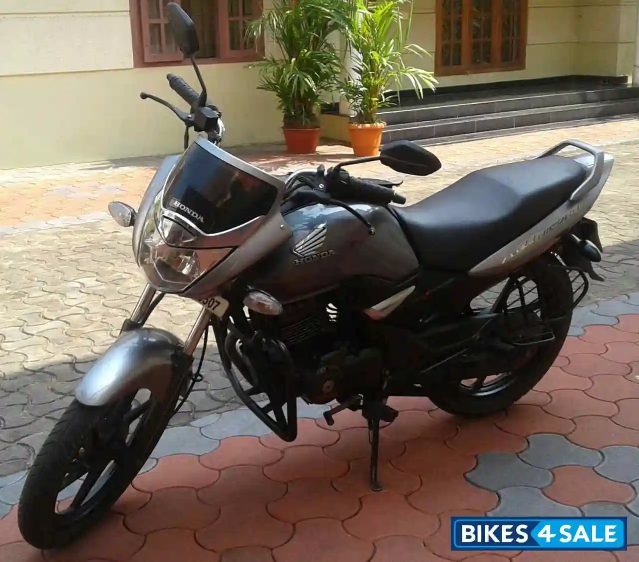 Honda CB Unicorn 2013