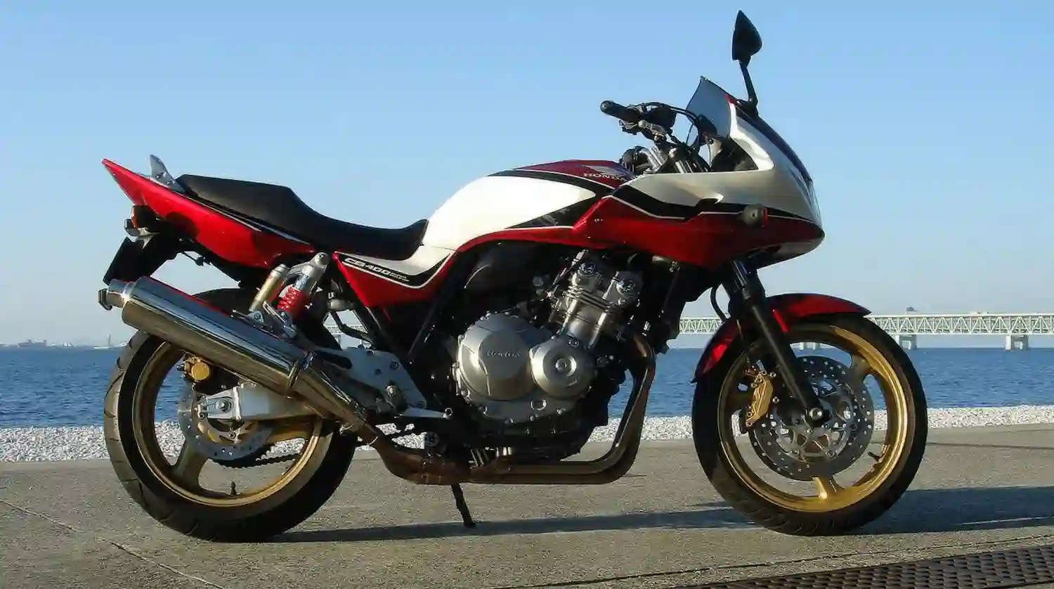 Honda CB400 Super Bol Dor 2015