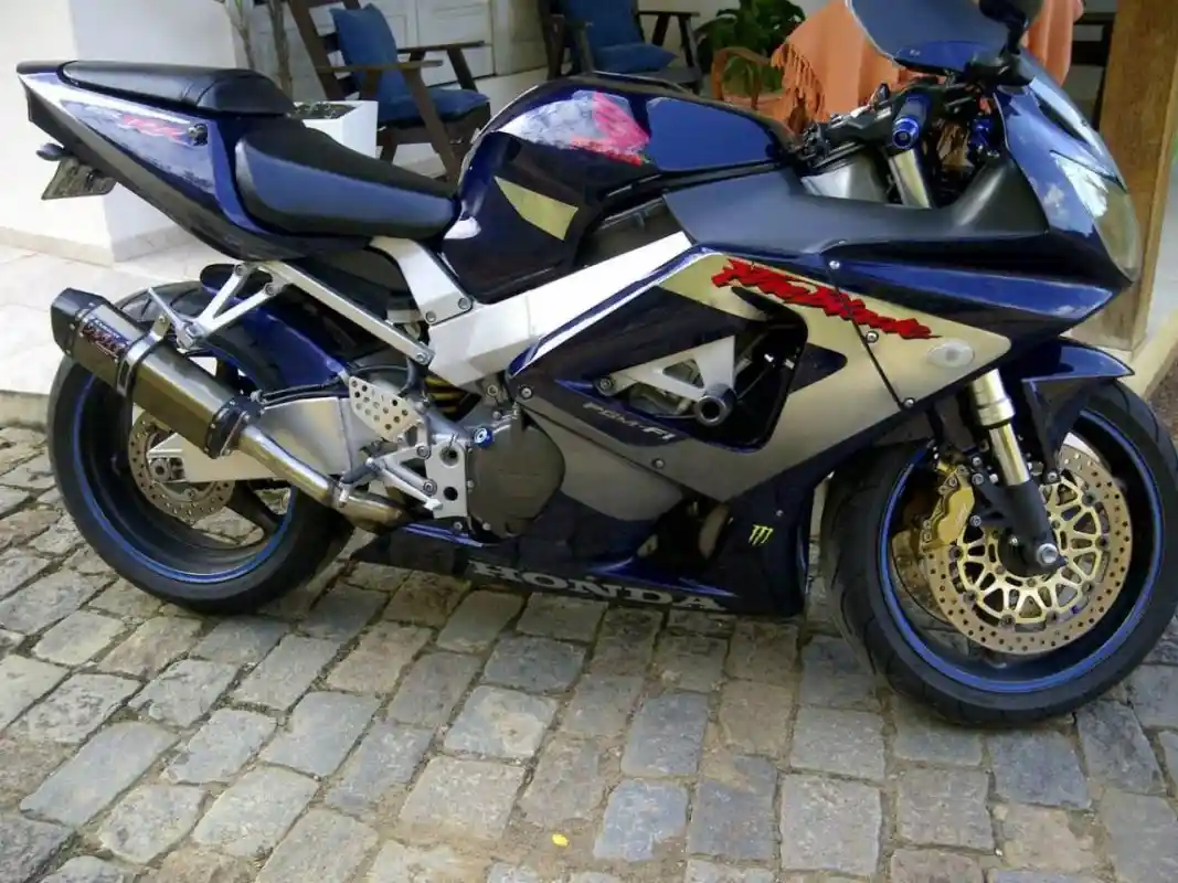 Honda CBR 900 RR Fireblade 2001